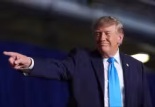 Donald Trump îi cere scuze publice lui LeBron James după gesturile din timpul imnului