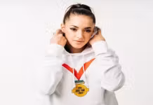 Larisa Iordache, noua voce Pro TV la Mondialele de gimnastică de la Rotterdam Larisa Iordache, noua voce Pro TV la Mondialele de gimnastică de la Rotterdam
