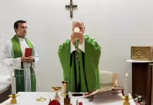 Papa Leon al XIV-lea a celebrat liturghia pentru medicii care îl îngrijesc la Gemelli Papa Leon al XIV-lea a celebrat liturghia pentru medicii care îl îngrijesc la Gemelli